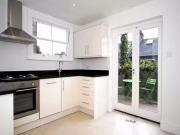 Maisonette to rent in Standish Road, Ravenscourt Park,...