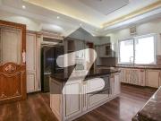 Majestic Oasis: Contemporary 2 Kanal Residence
