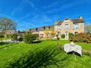 Majestueuse Demeure de 9 Pièces avec 6 Suites, Jardin &...