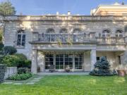 Majestueux Hôtel Particulier aux volumes rares Majestueux Hôtel Particulier aux volumes rares