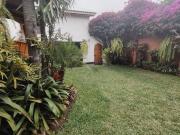 Majestuosa Mansión en Esquina Paradisiacos Jardines y...