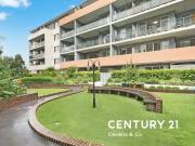 Make 205/8c Myrtle Street Your New Home!