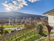 Malcantone: Modernes Einfamilienhaus mit Nebengebäuden...