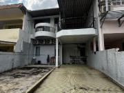 MALE UNIT3 mins drive to MRT taman Connaught