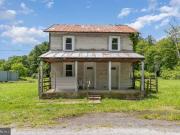 Manada Bottom Rd, Harrisburg, Farm House For
