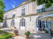 Maison avec piscine et jardin