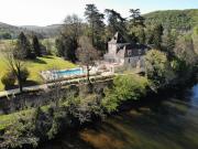 Manoir au bord du Lot avec 3,7 ha