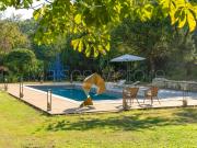 Manoir du début de siècle perché sur 1.5 hectares de...