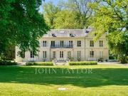 Manoir du XVIIIe au coeur d'un parc paysager