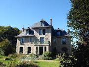 Manoir XXe avec dépendances XVe, XVIIIe sur 33ha 54a...