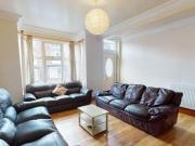 Manor Drive, Hyde Park, 6 Bedroom Terraced