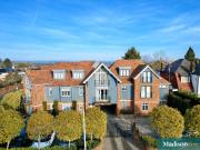 Manor Road, Chigwell, Essex IG7, 2 bed flat to rent,...