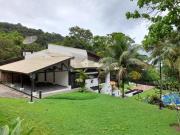 Mansão a venda na Praia de Guaecá São Sebastião