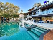 Mansão beira represa de Igaratá à venda, 670 m²...