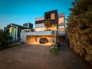 Mansão com 4 Suítes, piscina, Jacuzzi, 9 vagas na Granja...