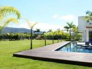 Mansão com amplo espaço de lazer no Jardim Acapulco