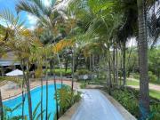 Mansão em condomínio a venda no Miolo da Granja Viana...