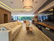 Mansão em Condomínio com serviço de praia e quadra de tênis