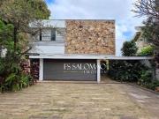 Mansão Exclusiva à Venda ou Locação – Arquitetura Única...