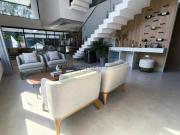 Mansão suntuosa, triplex, imponente muito bem...