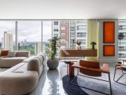Mansão Suspensa Decorada com 342m², 3 suítes e 4 vagas...