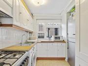 Mansford Street, London, 2 Bedroom Maisonette