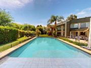 Mansion Moderna en Abril Club De Campo