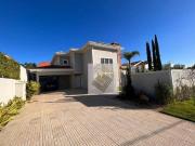 Maravilhosa Casa à Venda