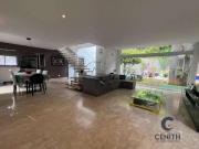 Maravilhosa Casa com 3 suítes, piscina, churrasqueira!...