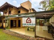 Maravilhosa Casa com 4 suítes, climatizada, repleta de...