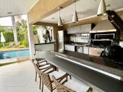 Maravilhosa casa de condomínio com 4 amplas suítes....