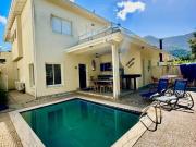 Maravilhosa Casa dentro de Condomínio Fechado na praia...