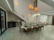 Maravilhosa Casa em condomínio fechado com 4 suítes à...