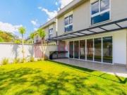 MARAVILHOSA casa em condomínio no Jardim Cordeiro e ao... MARAVILHOSA casa em condomínio no Jardim Cordeiro e ao...