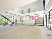 Maravilhosa casa em condomínio privilegiado!