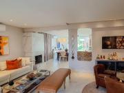 Maravilhosa Casa Mobiliada com 5 Suítes à Venda no...