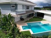 Maravilhosa casa no condomínio Residencial Village Morro...