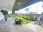 Maravilhoso apartamento um por andar no Real Parque...