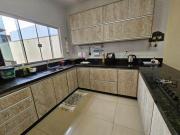 MARAVILHSA CASA COM PISCINA EM CONDOMÍNIO COM EXCELENTE...