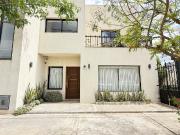 ¡Maravillosa casa en el corazón de la ciudad de Roque Pérez!