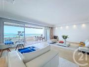 Marina Baie des Anges Commodore Rare ! Le Commodore en...