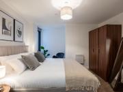 Market Street, Manchester M1, 2 bed flat to rent, £5,550...