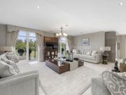 Marlborough Drive, Bushey WD23, 2 bed flat to rent,...