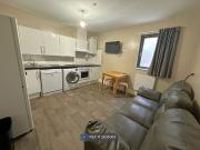 Marsh Street, Bristol BS1, 3 bed flat to rent, £2,505...