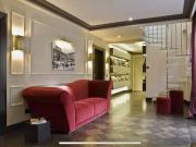 Marvellous room in apartment to share located in the...