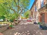 Mas 10 pièces de 353 m2 à 25 minutes d'Avignon 353m²...