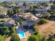 MAS au coeur d'un village calme