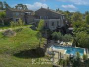 Mas de caractère rénové avec ses gîtes, sa piscine et...