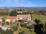 Mas de caractère sur une belle parcelle arborée de 10.000m2