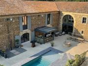 Mas d'exception avec chambres d'hôtes, écuries...